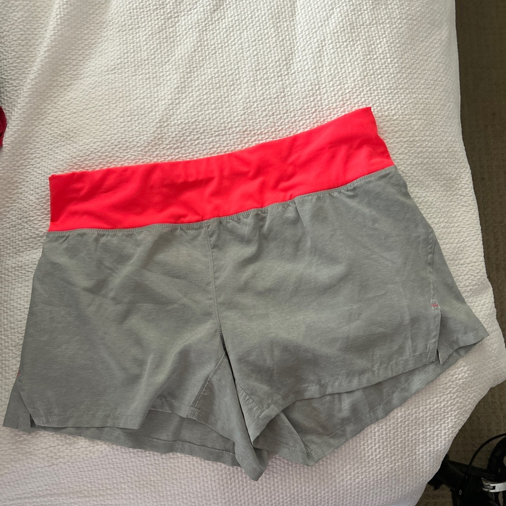Danskin Now athletic shorts built in tights 
small 4-6 mint condition
